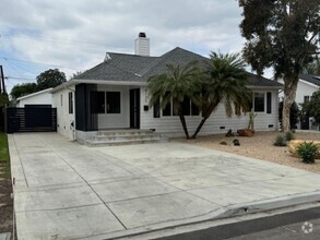 Building Photo - 4735 Sunfield Ave
