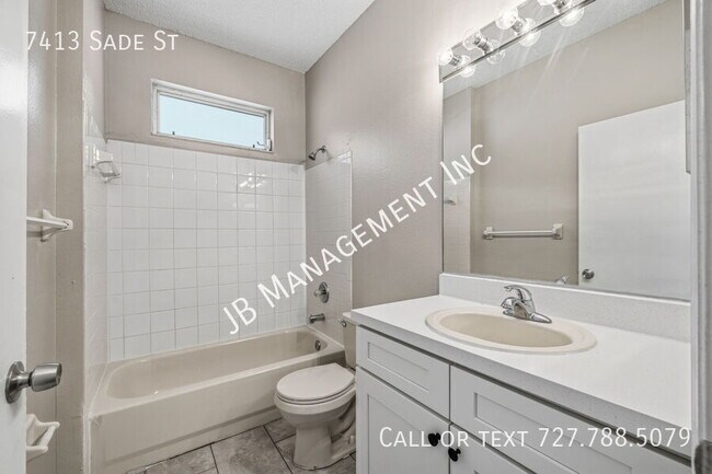 Building Photo - 7413 Sade St