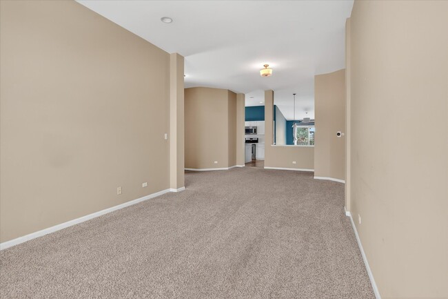 Building Photo - 1161 Hawthorne Ln