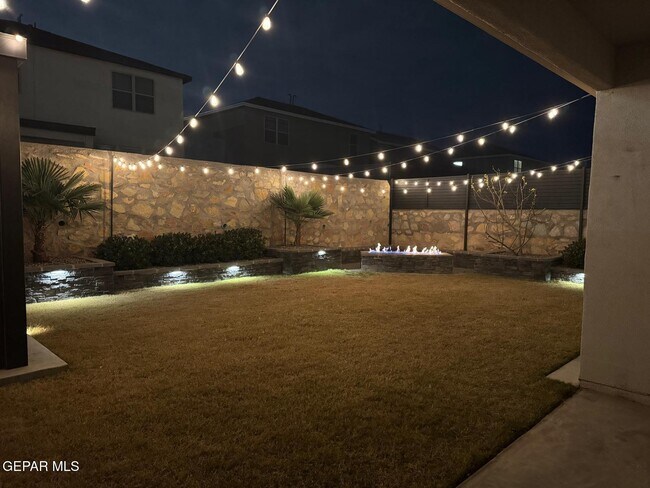 Building Photo - 1621 Sam Dominguez St