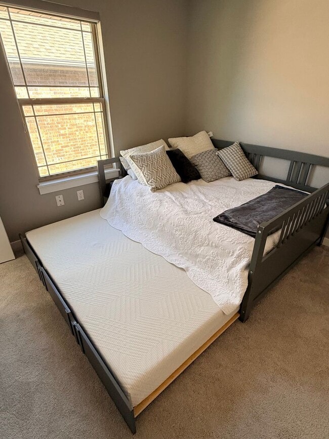 Building Photo - Fully Furnished 3 Bed / 2 Bath Home in Nixa