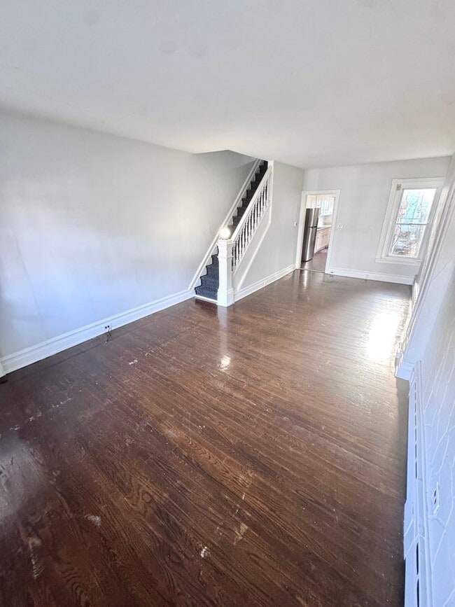 Building Photo - FIVE BEDROOM Home