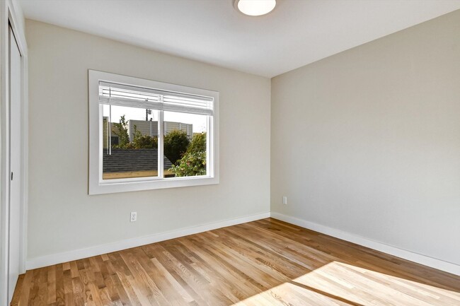 Building Photo - Spacious and Tastefully Remodeled Home