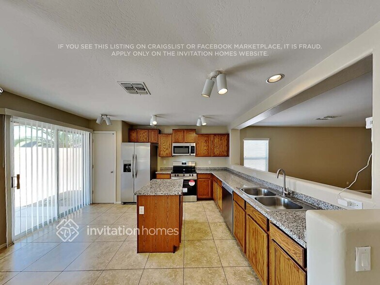 Building Photo - 11581 W Palo Verde Ave