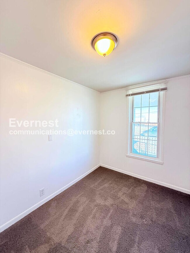 Building Photo - 1547 Airline Ave