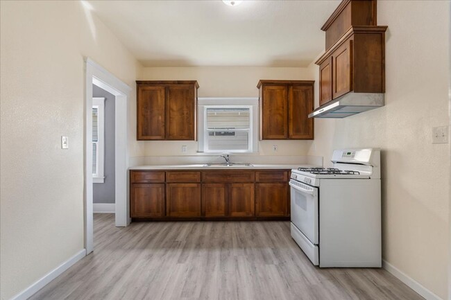 Building Photo - Single-family home with flexible leases - ...