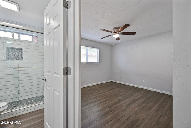 Building Photo - 6133 W Tierra Buena Ln