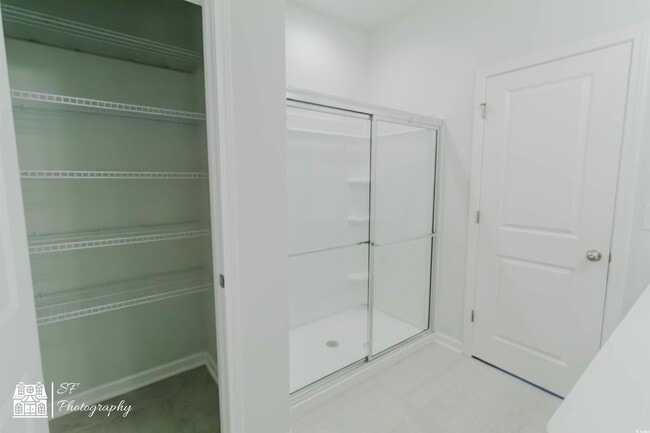 Building Photo - 3320 Candytuft Dr