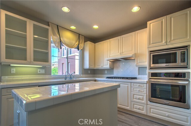 Building Photo - 15 Riva Dr