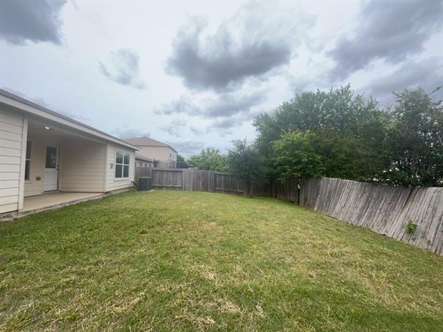 Building Photo - 10009 Iron Ridge Dr