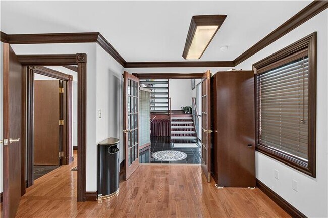 Building Photo - 7240 McKnight Rd