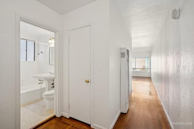 Building Photo - 80 Terra Vista Ave