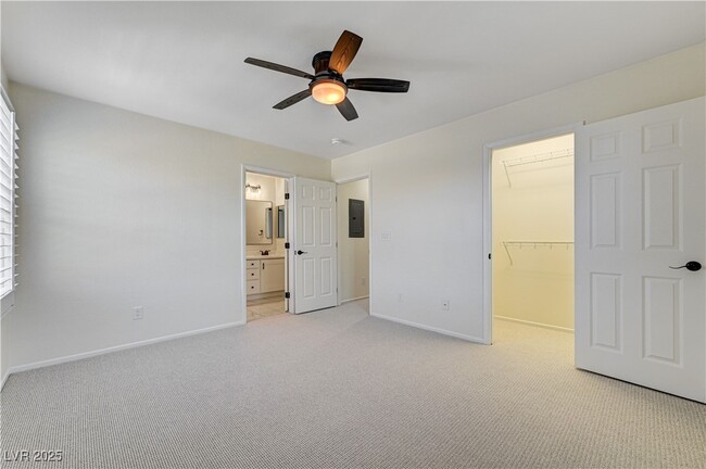 Building Photo - 25 Lone Cove Ct