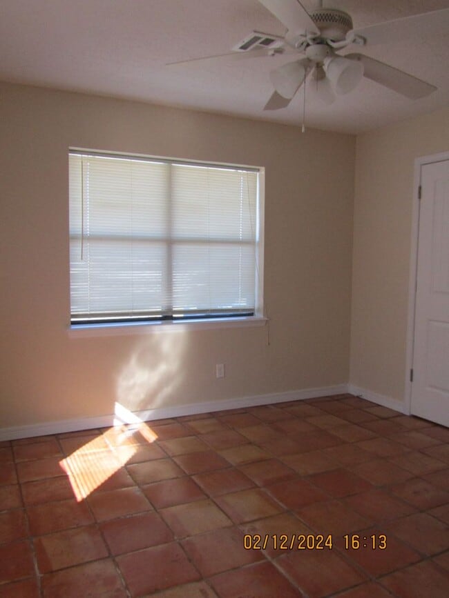 Building Photo - Home located in the Cache area!