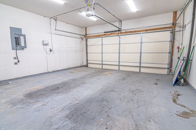 Building Photo - 1416 Cerrillos Ave