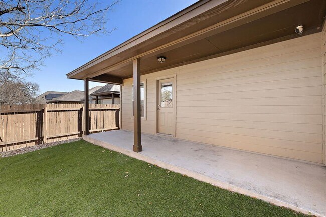 Building Photo - 2008 Gabrielles Way