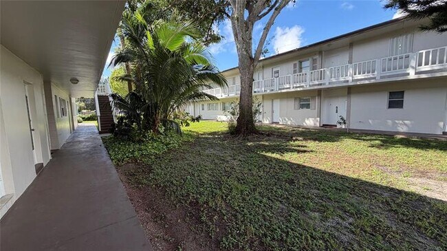 Building Photo - 550 SE 2nd Ave