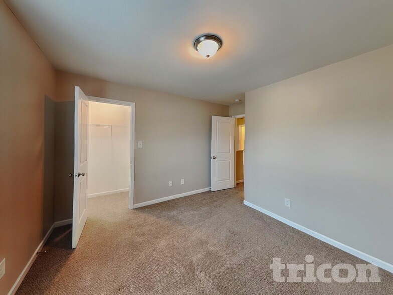 Building Photo - 496 Sherrill Farm Dr