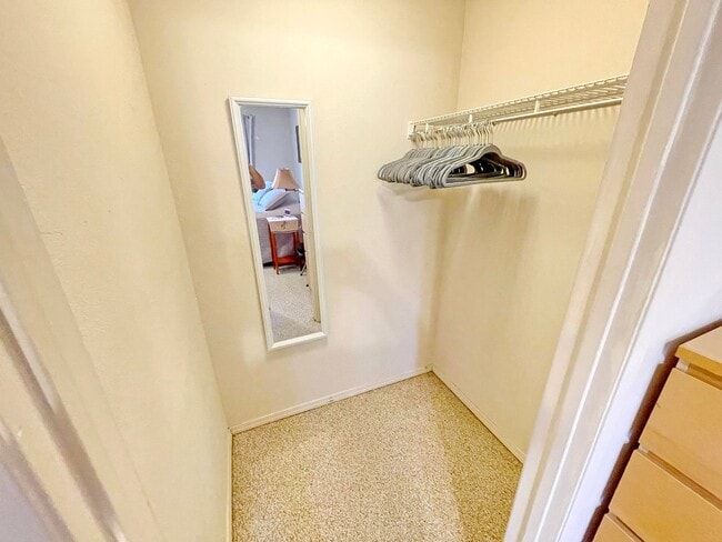 Building Photo - Southpointe - Furnished 2 Bed / 1 Bath Ground Floor Unit w/fenced in yard