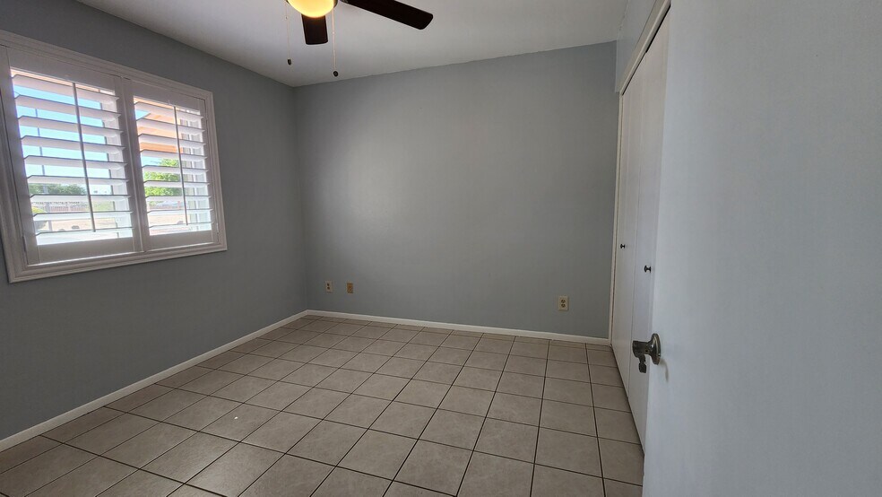 Building Photo - 3808 W Malapai Dr