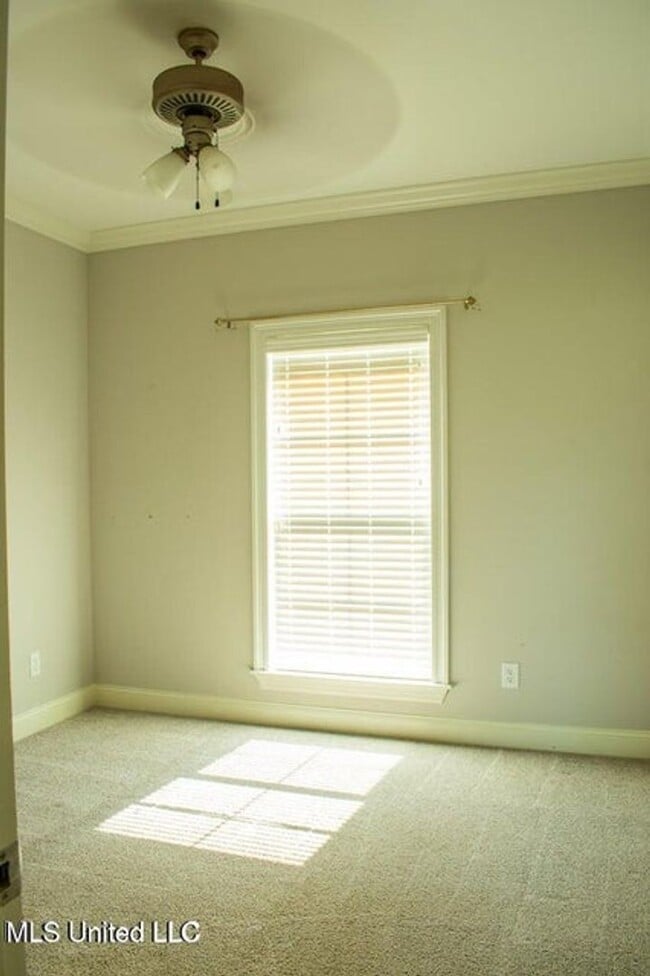 Building Photo - 3 Bed/2 Bath Home in Woodscope of Oakfield