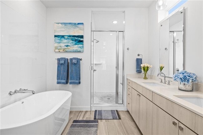 Building Photo - 2624 Metcalfe Rd