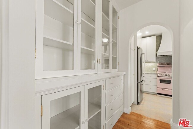 Building Photo - 125 N Orange Dr