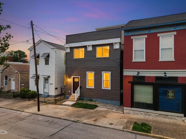 Building Photo - 1017 Saratoga St