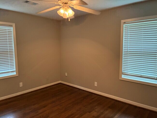 Building Photo - 7414 Marinette Dr