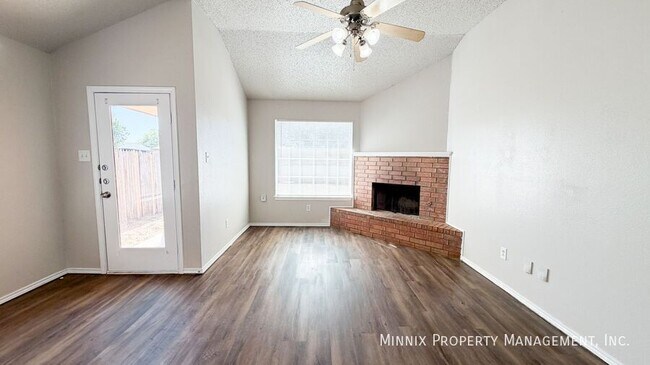 Building Photo - 9702 Ave. U-B