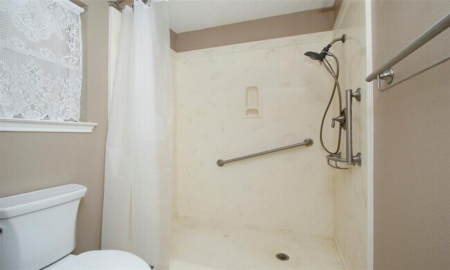 Building Photo - 6867 Stillwater Dr