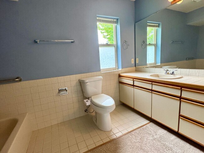 Building Photo - In town Poulsbo rambler now available