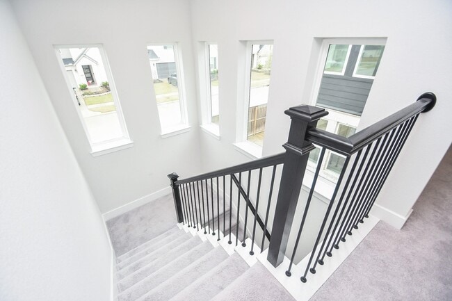 Building Photo - 9242 Dearborn Knoll Dr