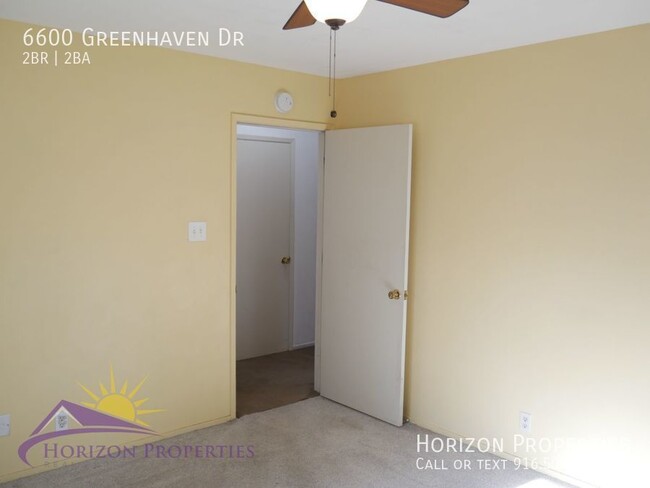 Building Photo - Cozy 2 Bed 2 Bath 1,864sqft Duplex in Gree...