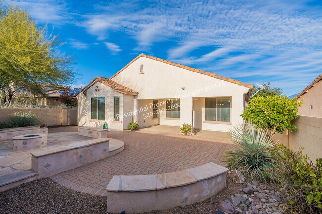 Building Photo - 799 West Camino Tunera