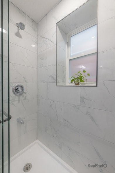 Building Photo - 2821 S Emerald Ave