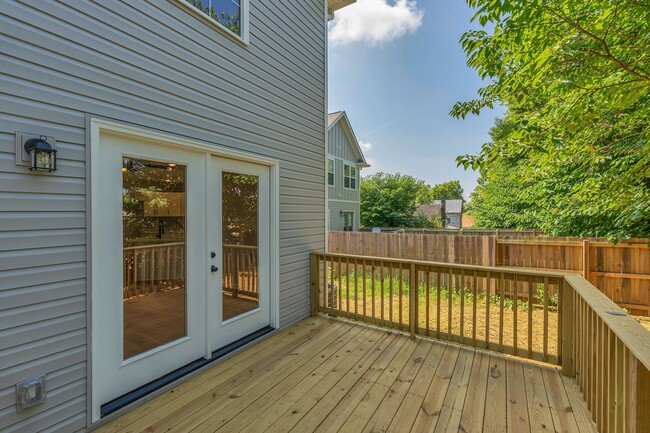 Building Photo - 164 S Ford St