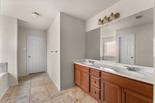 Building Photo - 3327 Upland Spring Trace