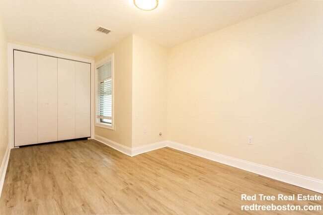 Building Photo - 476 Fulton St