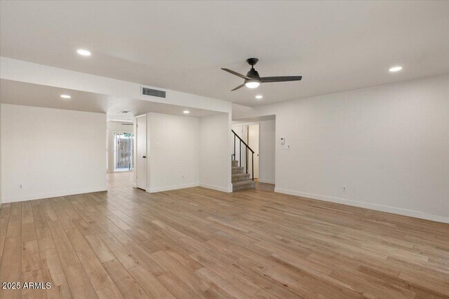 Building Photo - 7803 E Vernon Ave