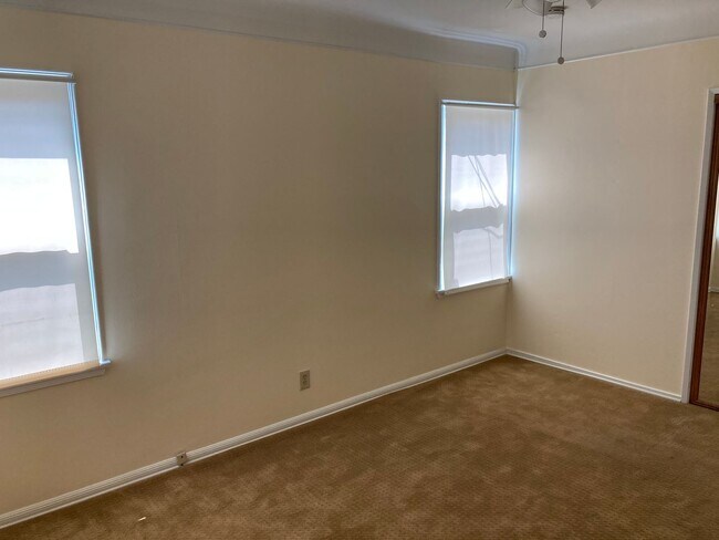 Building Photo - Santa Monica 3bd 2ba