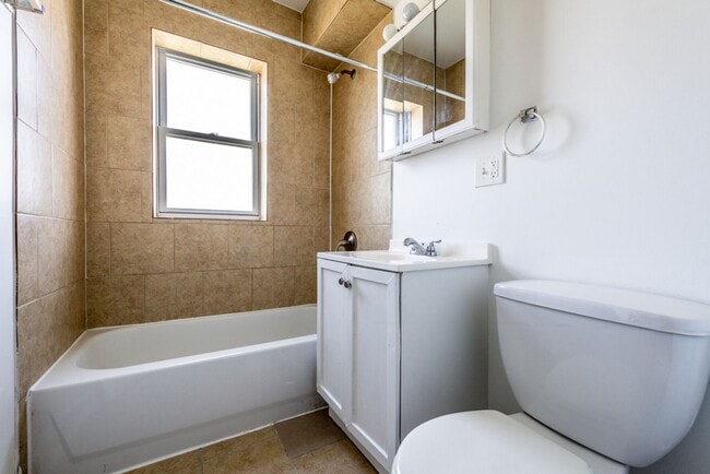 Building Photo - 6104 S Campbell Ave 2501-11 W 61st Chicago, IL 60629