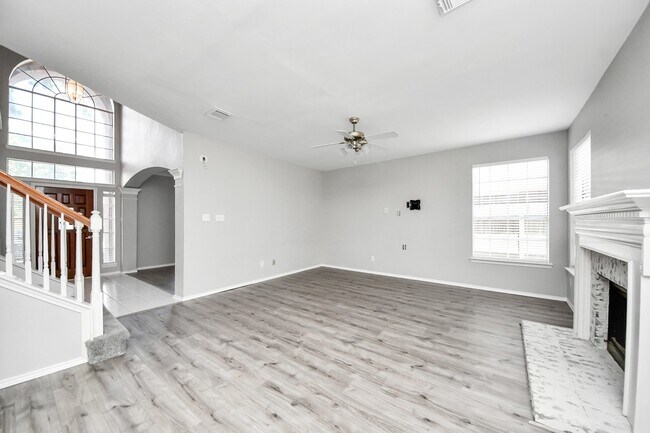 Building Photo - 16810 Valley Palms Dr