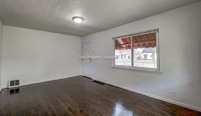 Building Photo - 336 W Wilson St