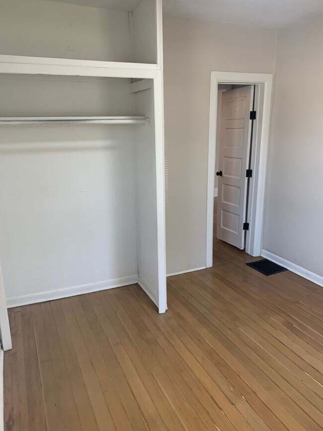 Building Photo - 2102 8th Ave