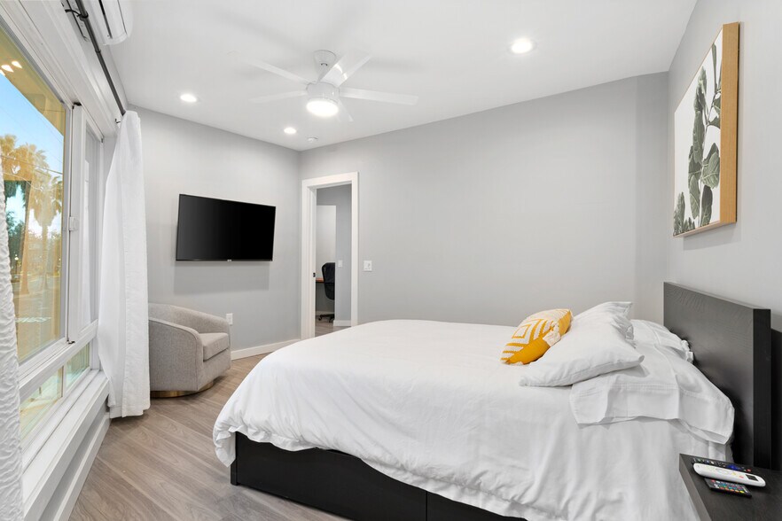 Building Photo - 3228 Broadway