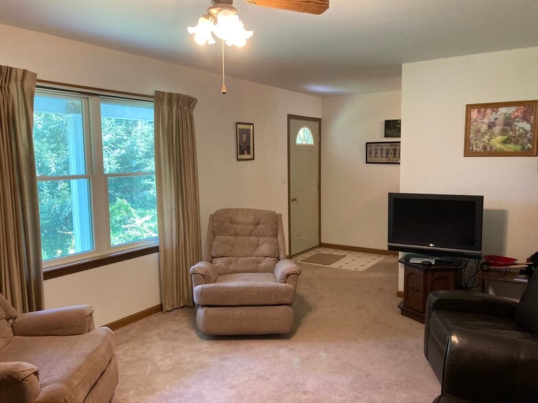 Building Photo - 6125 Green Branch Rd