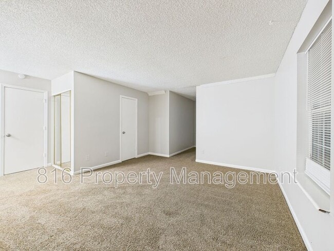 Building Photo - 7939 NW 79th Pl