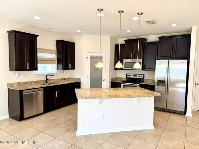 Building Photo - 395 Forest Meadow Ln