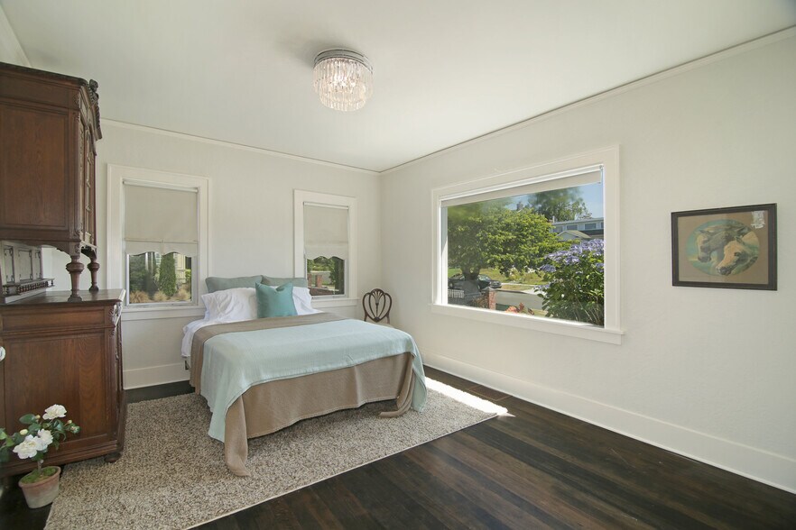 Building Photo - 1112 Grand Ave